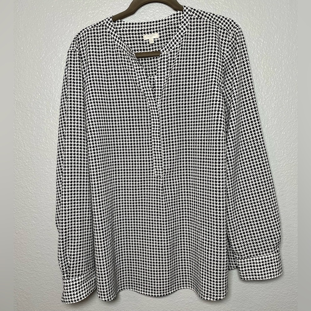 Talbots Black and White Houndstooth Pattern Long Sleeve Button Cuff Blouse XL